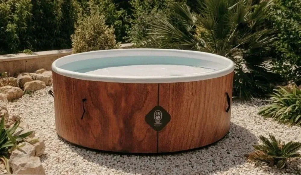 Illustration numéro 2 du produit Piscine hors sol gonflable imitation bois 180cm