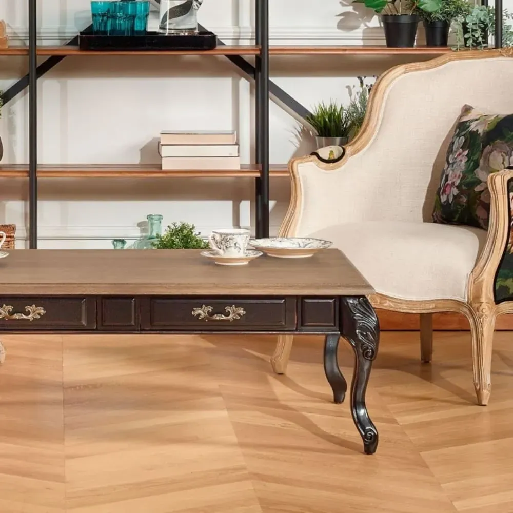 Illustration numéro 2 du produit Table basse rectangulaire en chêne noire