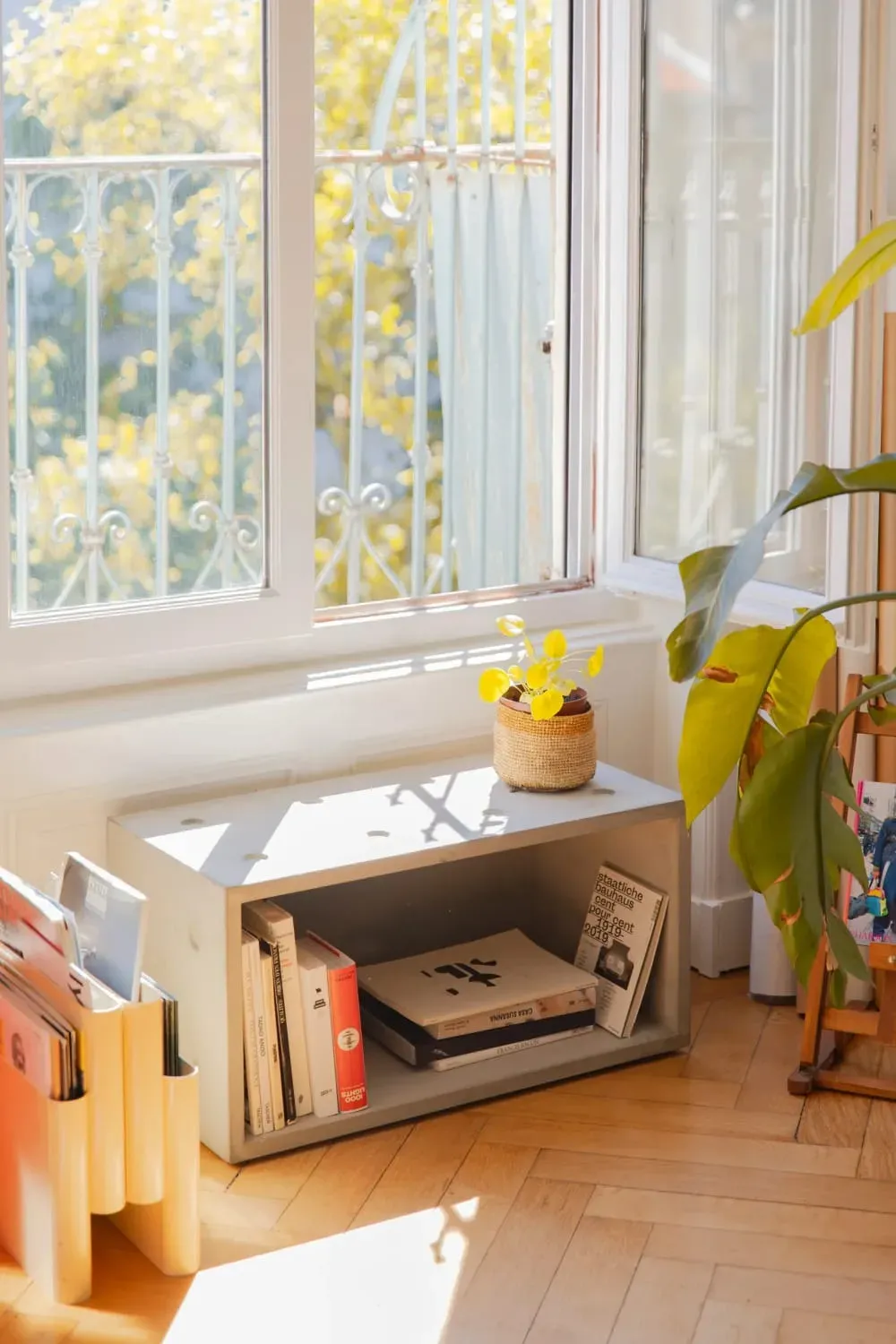 Illustration numéro 2 du produit Module de rangement rectangle avec fond en béton gris - 74,5x37cm