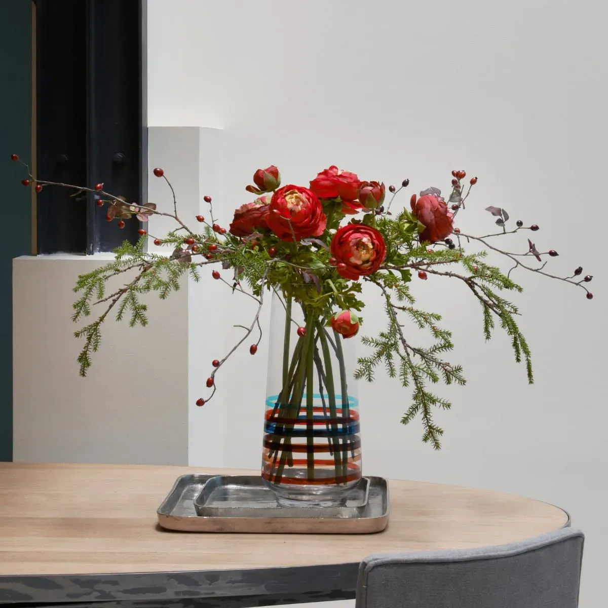 Illustration numéro 2 du produit Tige de renoncule artificielle rouge H56