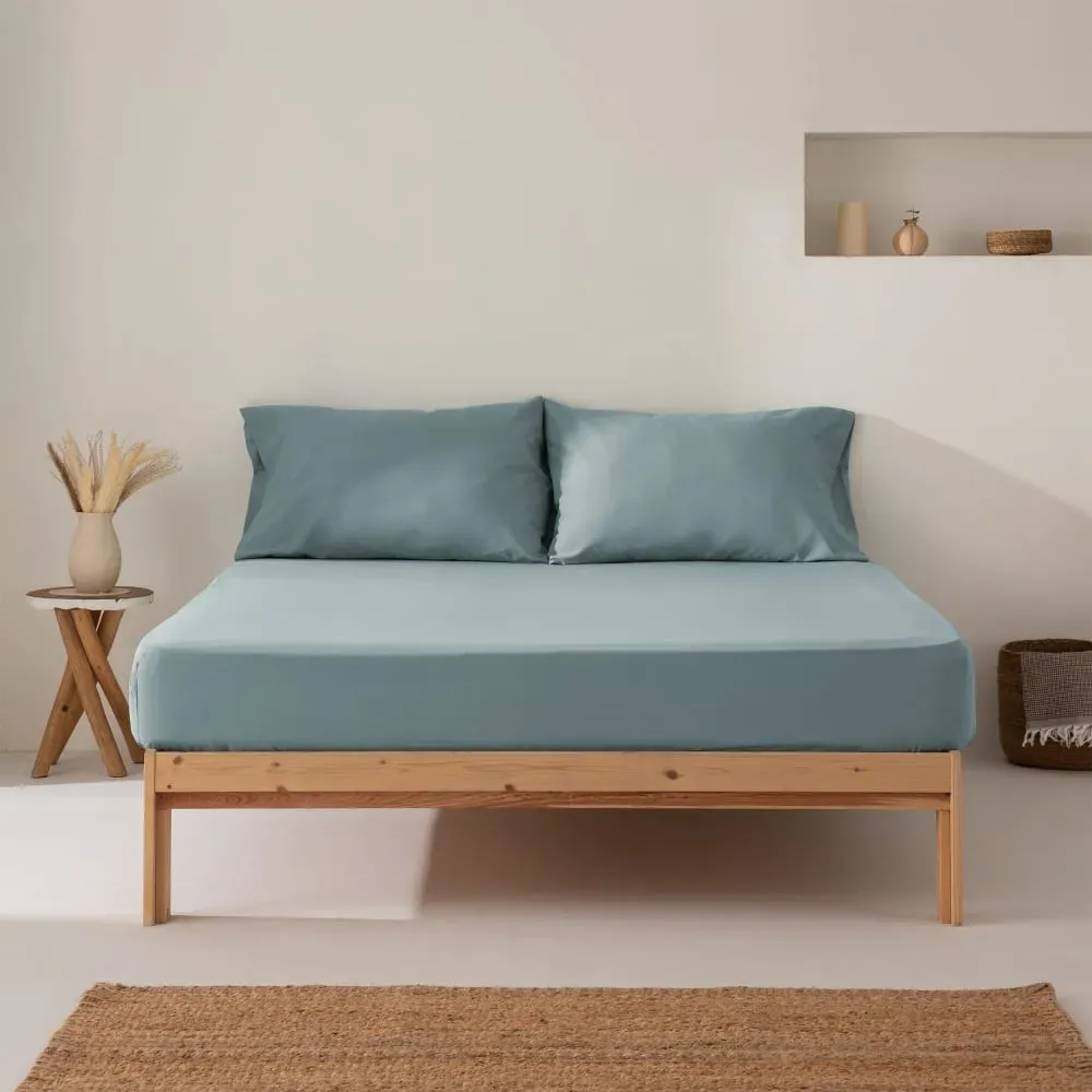 Illustration numéro 2 du produit Drap-housse en 100% coton bleu 105x200x30 cm