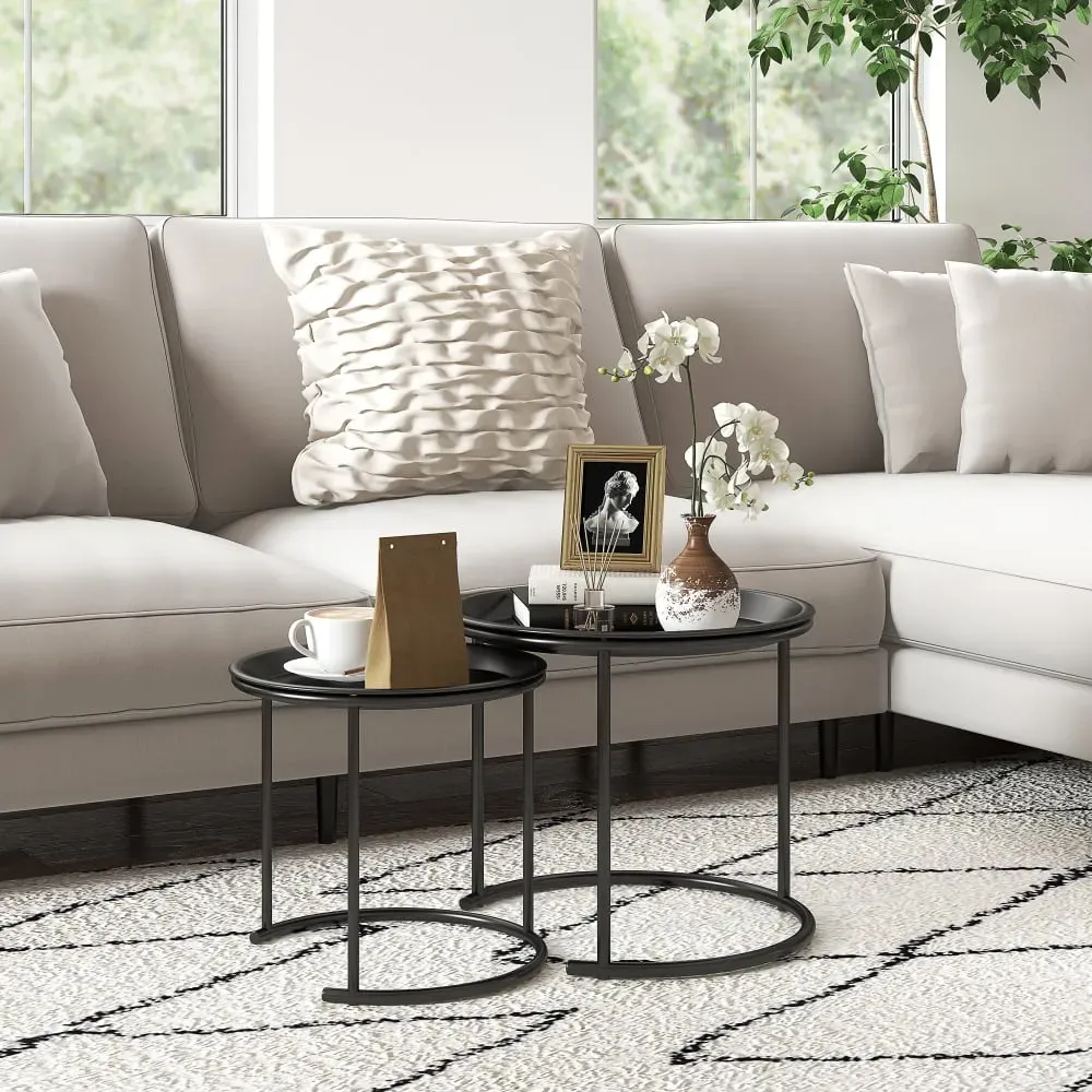 Illustration numéro 2 du produit Lot de 2 tables basses gigognes rondes encastrables acier noir