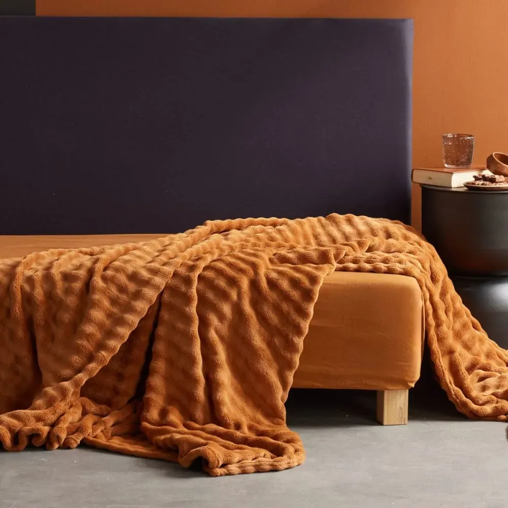 Illustration numéro 2 du produit Plaid damier uni  180x220cm