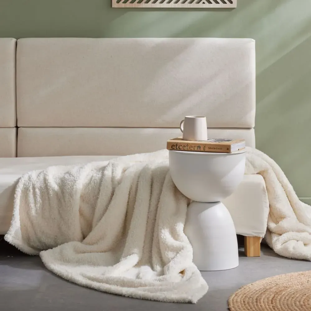 Illustration numéro 2 du produit Plaid polaire uni  130x180cm