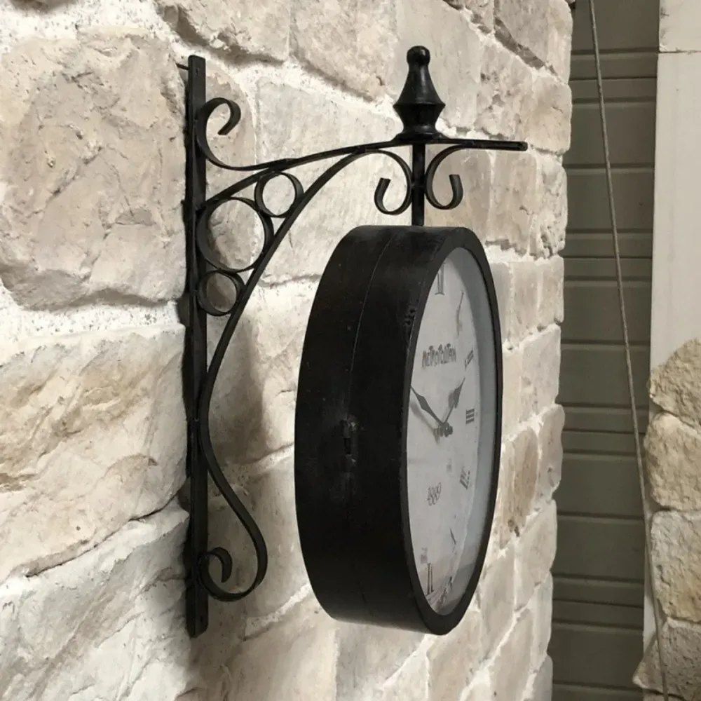 Illustration numéro 2 du produit Horloge murale décorative gare double face vintage métal gris 48cm