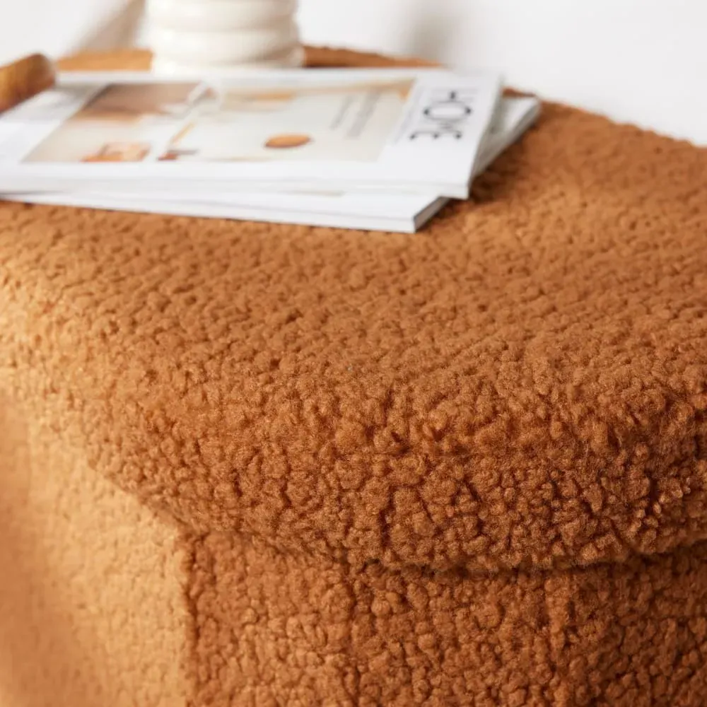 Illustration numéro 2 du produit Banc coffre ovale en tissu bouclette  72x39 cm