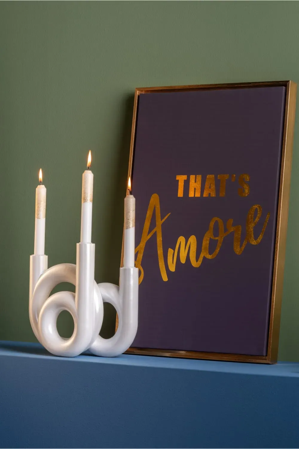 Illustration numéro 2 du produit Bougeoir polyrésine blanc 18x12x20cm