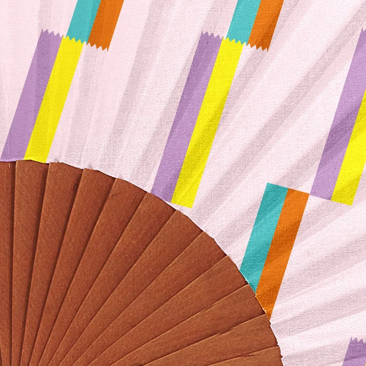 Illustration numéro 2 du produit Eventail bois de merisier motif géométrique rose