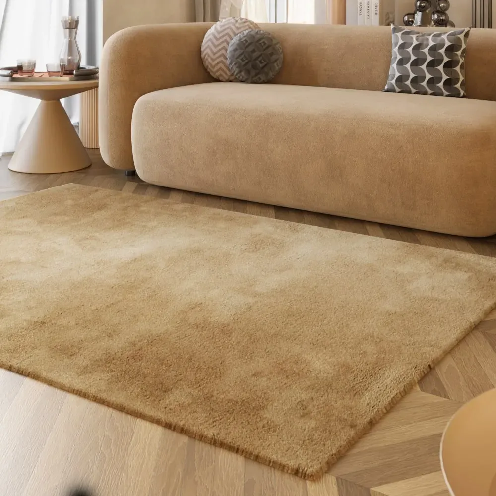 Illustration numéro 2 du produit Tapis imitation fourrure lapin doux tufté beige caramel 160x230