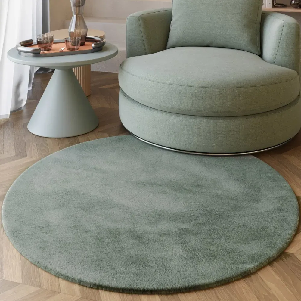 Illustration numéro 2 du produit Tapis rond imitation fourrure lapin doux tufté vert sauge ⌀150