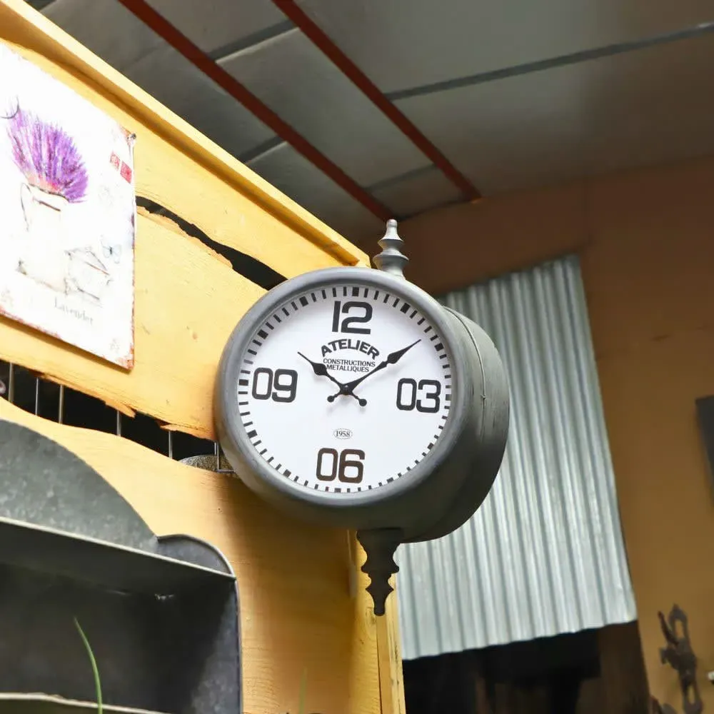 Illustration numéro 2 du produit Horloge murale décorative gare double face vintage métal gris 57 cm