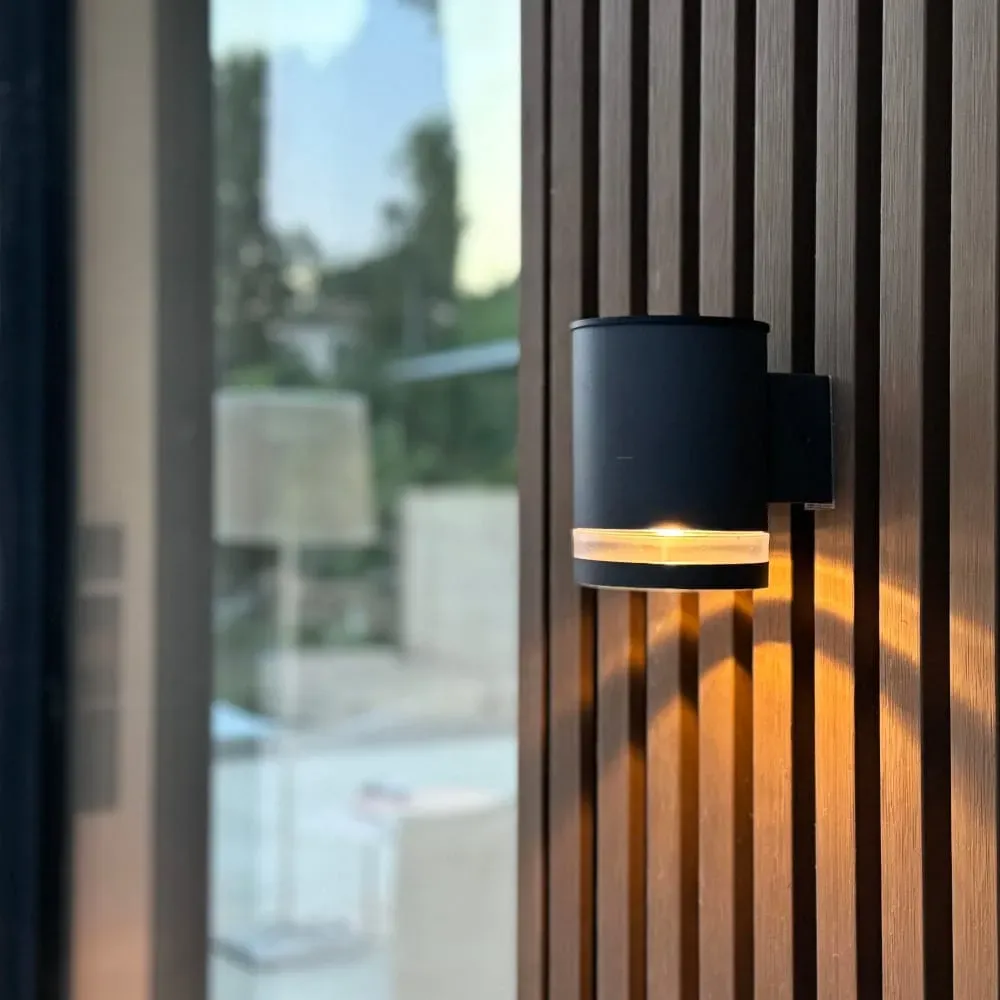 Illustration numéro 2 du produit 2 appliques murales solaires Acier Noir 200LM