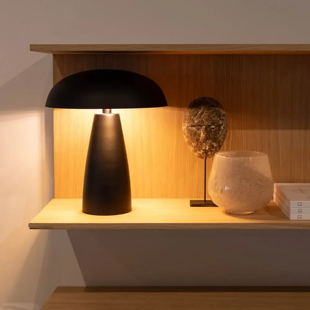 Illustration numéro 2 du produit Lampe de table en métal, noir et or, 30 cm de hauteur