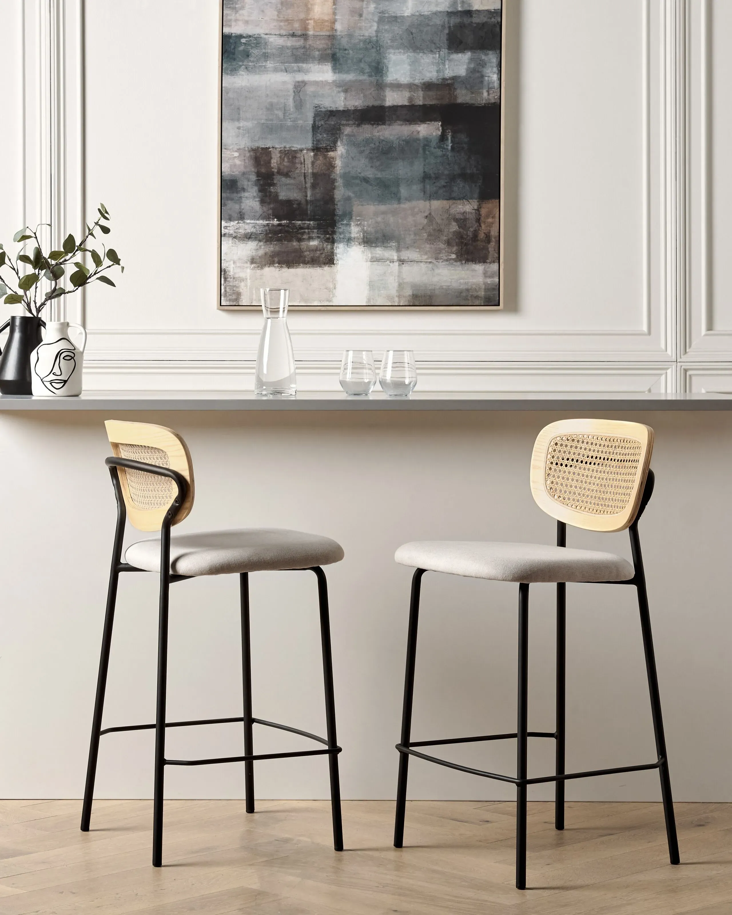 Illustration numéro 2 du produit Lot de 2 chaises de bar rotin beige clair