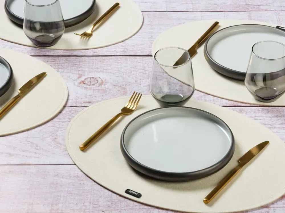 Illustration numéro 2 du produit Ovaler Tischset - 6er-Set - Recycelter Filz in Beige