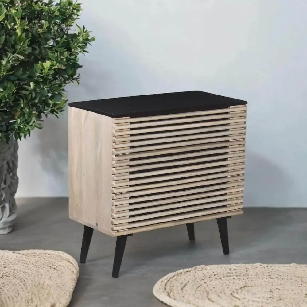 Illustration numéro 2 du produit Commode  3 tiroirs en manguier massif et noir façades ajourées