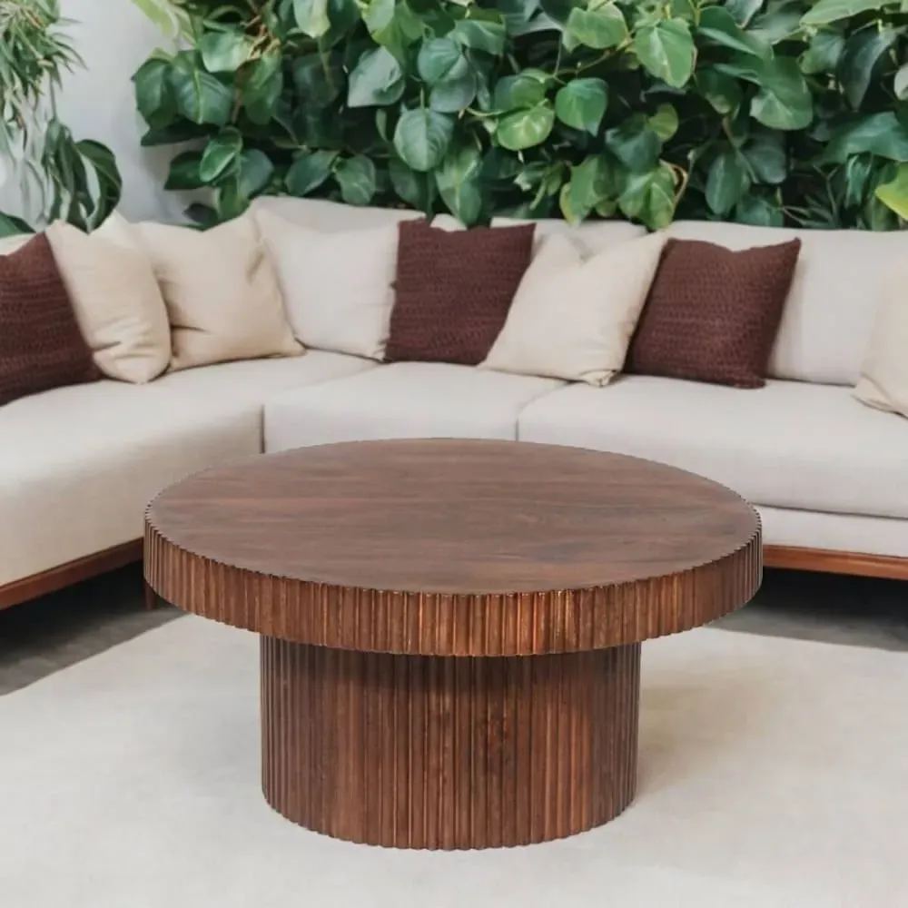 Illustration numéro 2 du produit Table  basse en manguier massif vernis teinté noyer