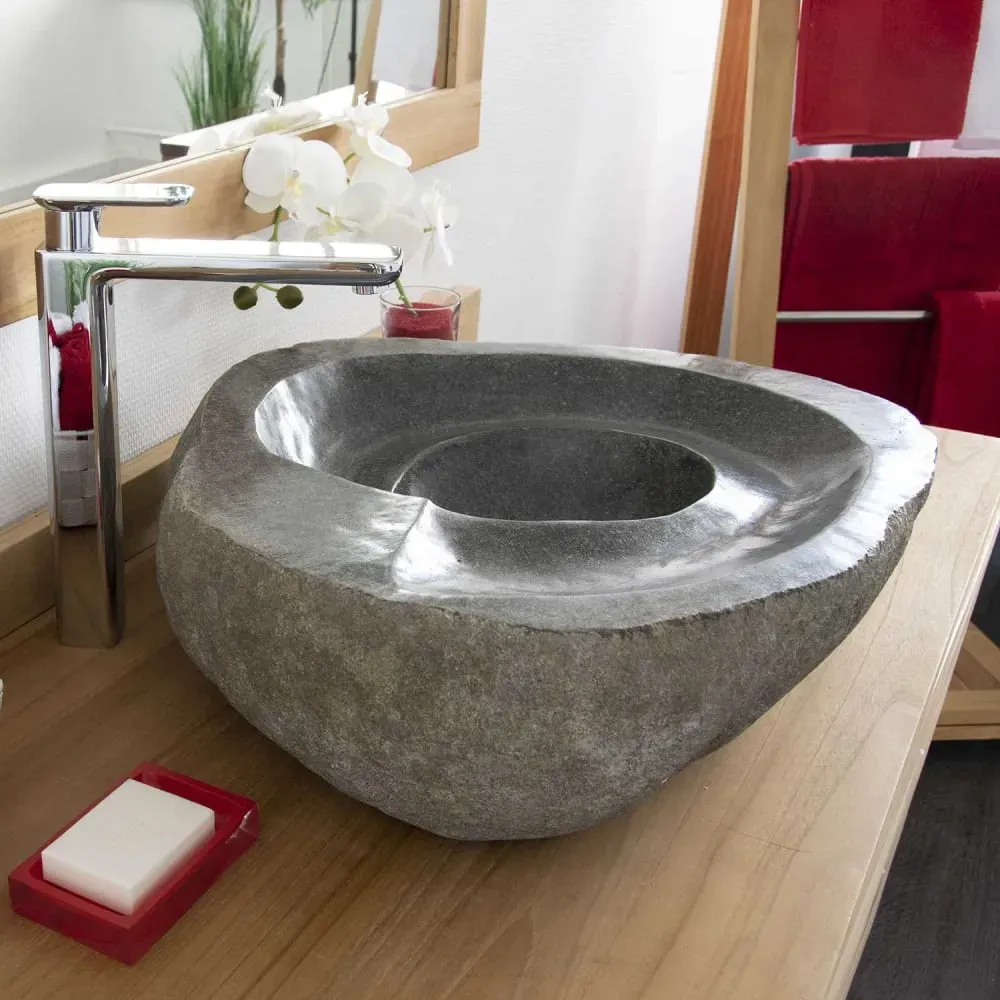 Illustration numéro 2 du produit Vasque à poser en pierre de rivière  50 50 × 50