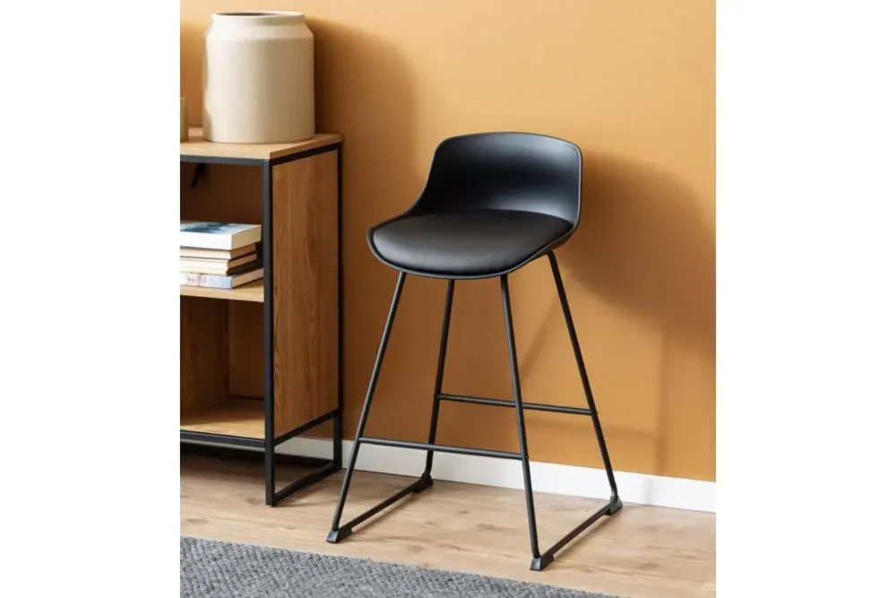 Illustration numéro 2 du produit Lot de 2 tabourets de bar bas en métal et simili noir