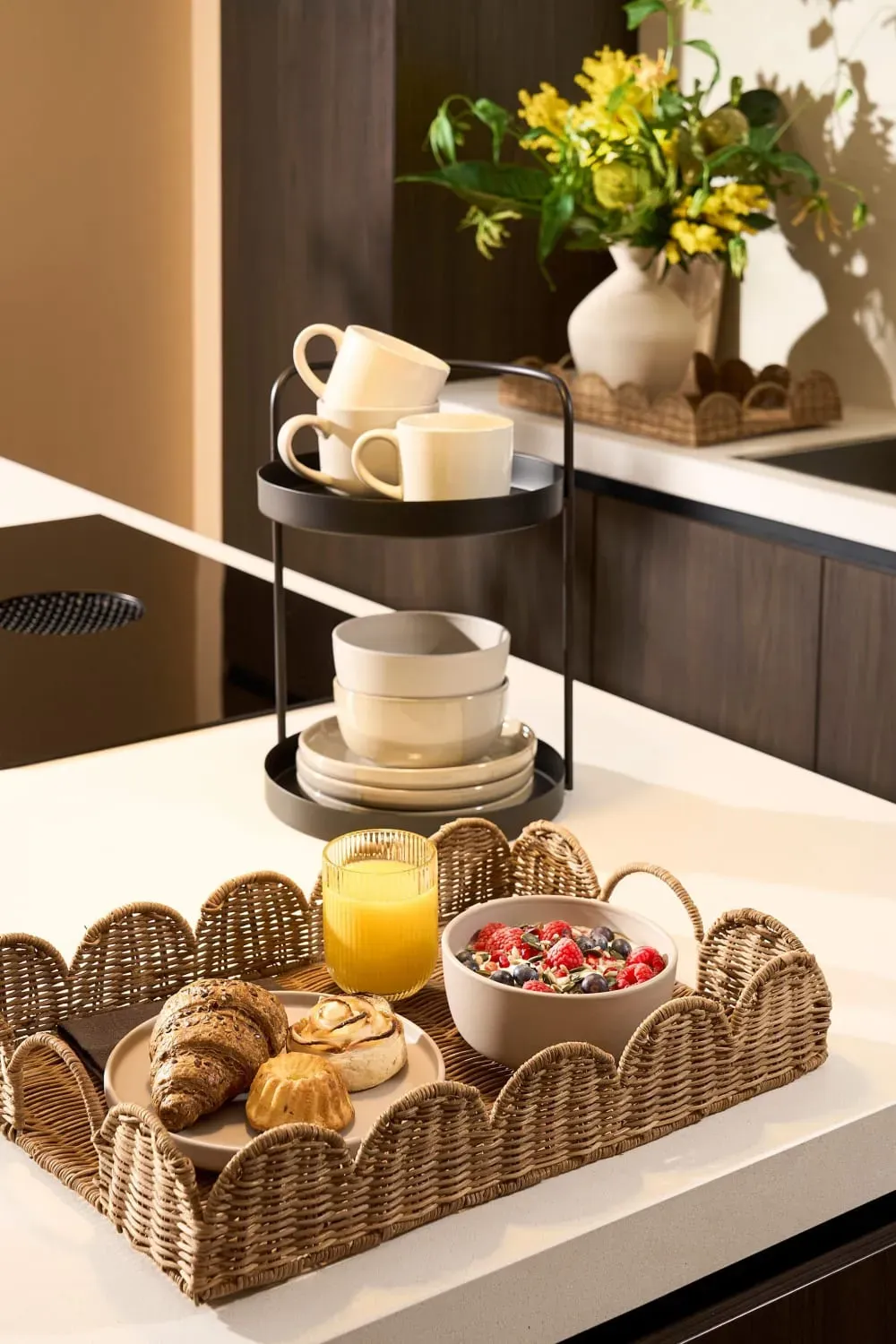 Illustration numéro 2 du produit Lot de 2 plateaus en rotin marron 50x35