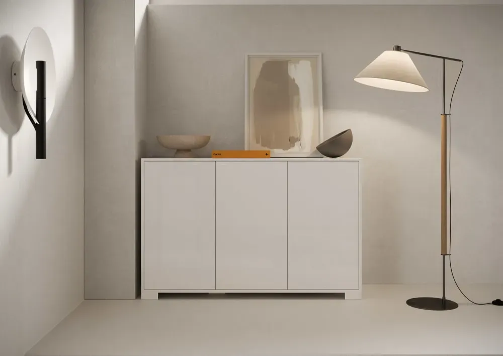 Illustration numéro 2 du produit Buffet bas 3 portes 130x40x83 cm effet bois blanc brillant