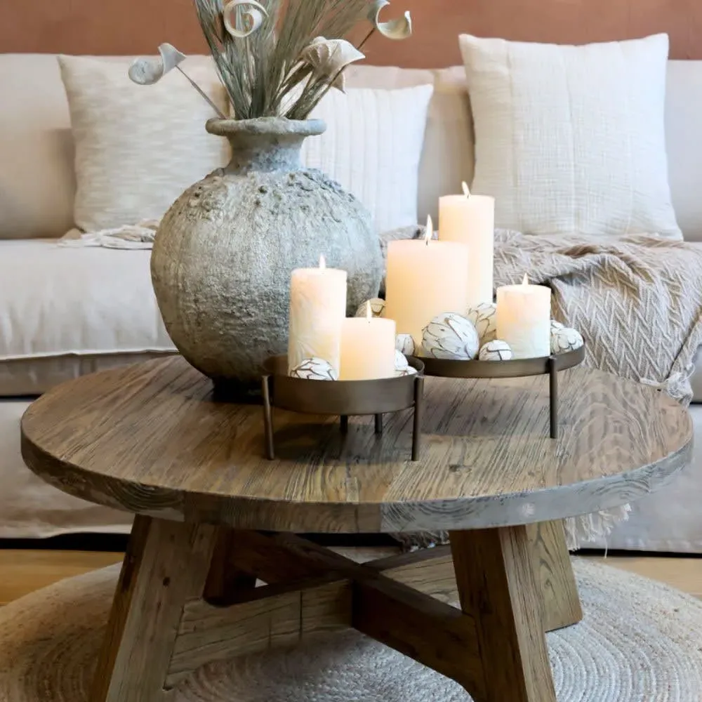 Illustration numéro 2 du produit Table basse antique en bois recyclé marron Ø.90 x Ht.38 cm