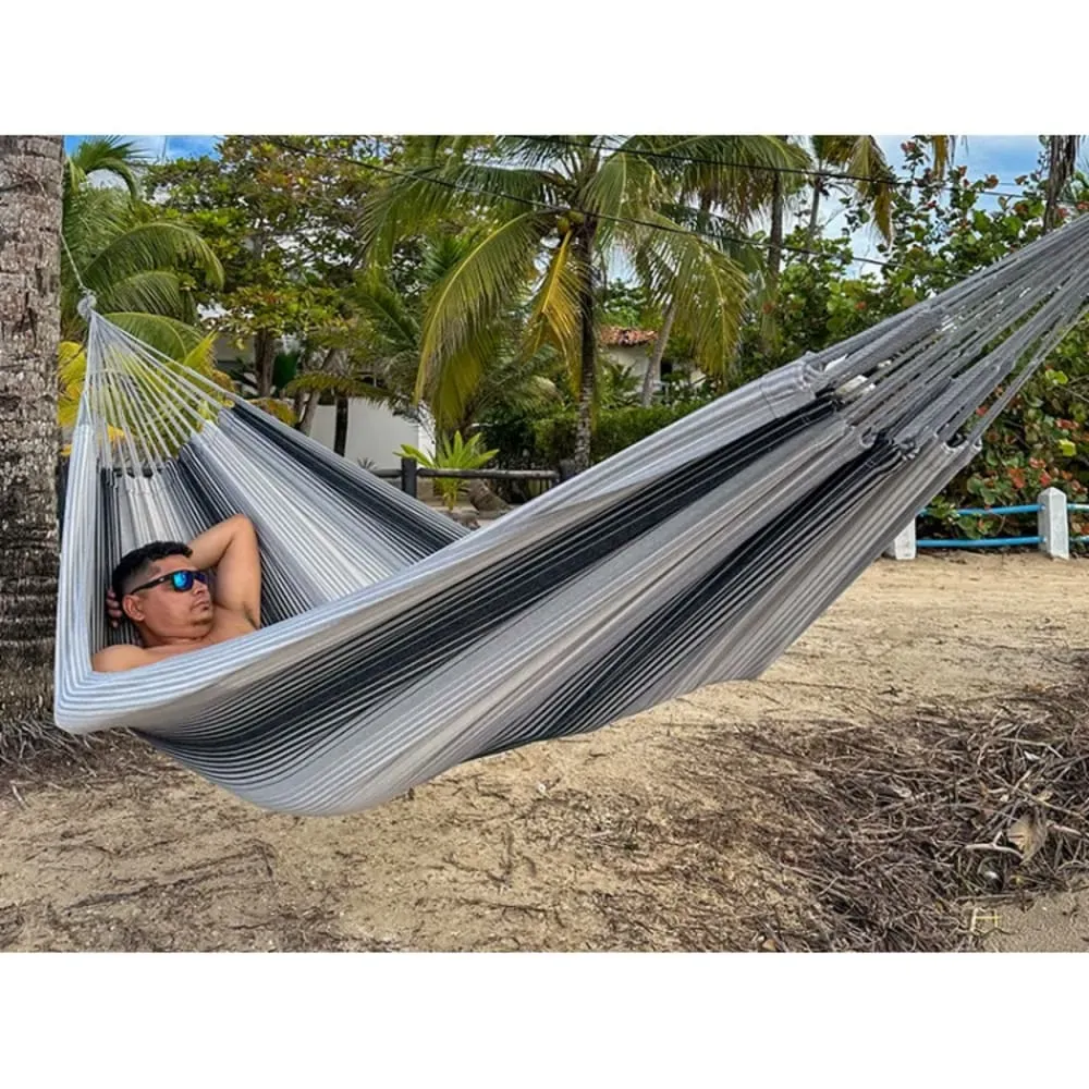 Illustration numéro 2 du produit Hamac L en coton gris