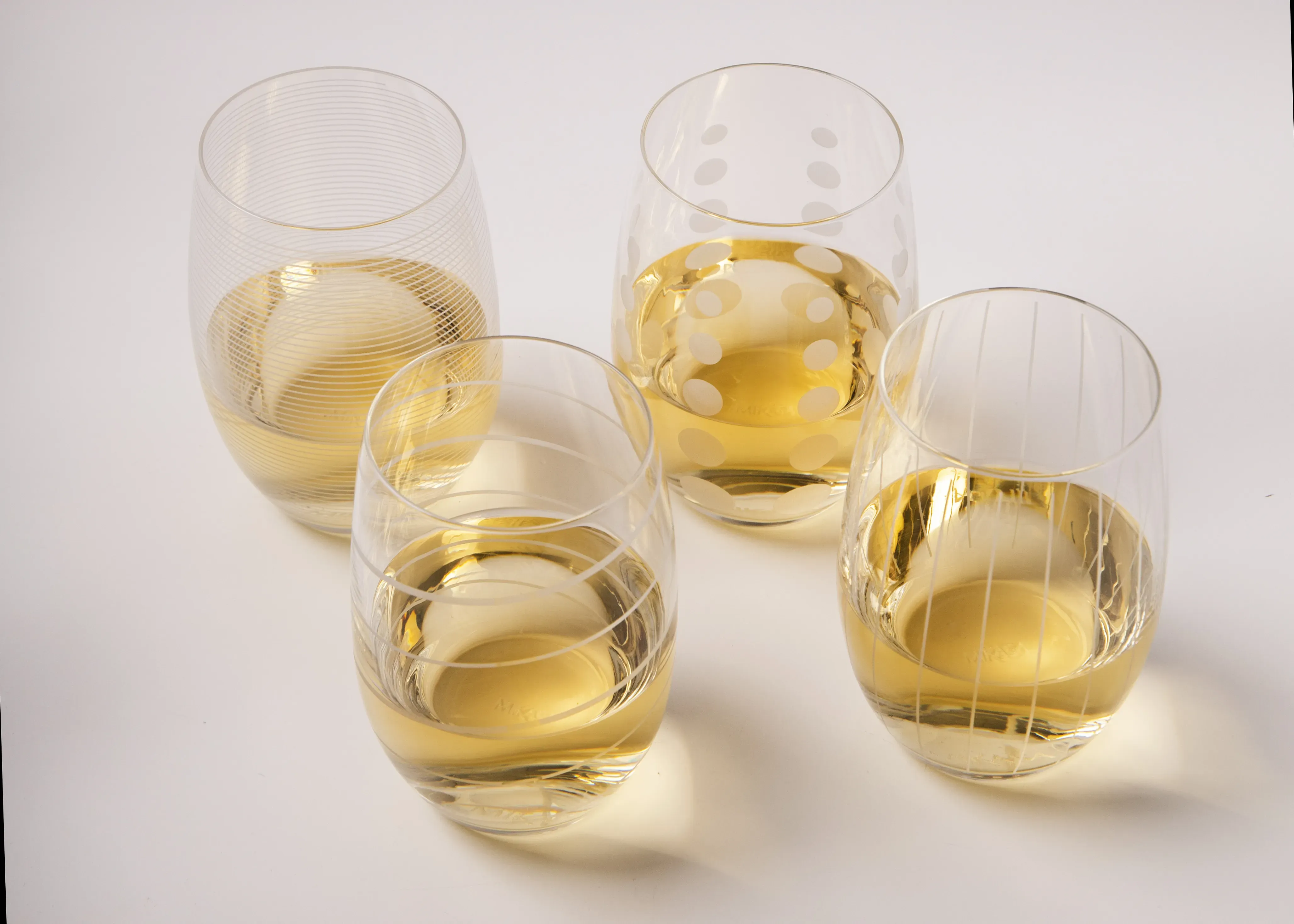 Illustration numéro 2 du produit Set de 4 verres à vin sans pied en cristal