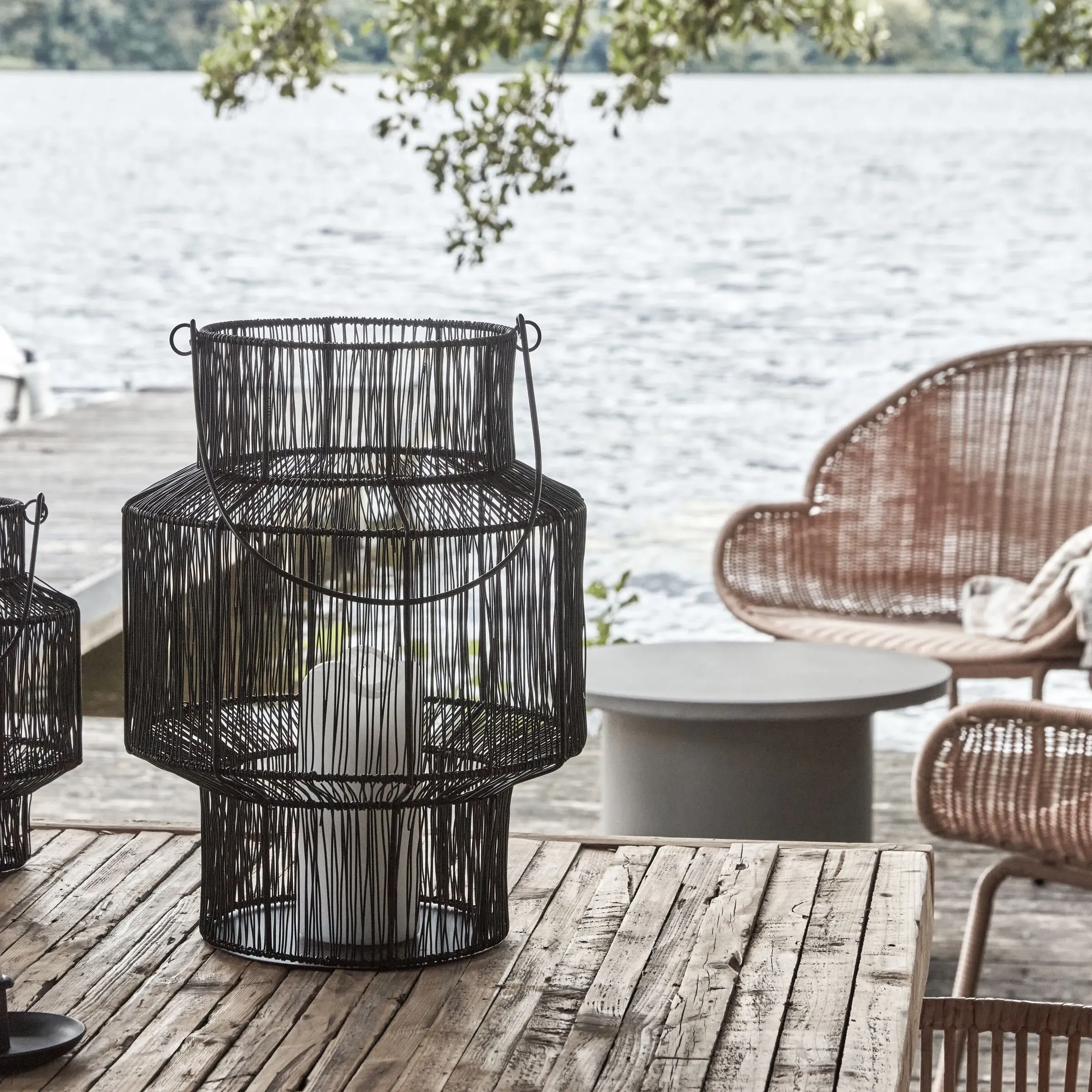 Illustration numéro 2 du produit Lanterne en métal noir H37