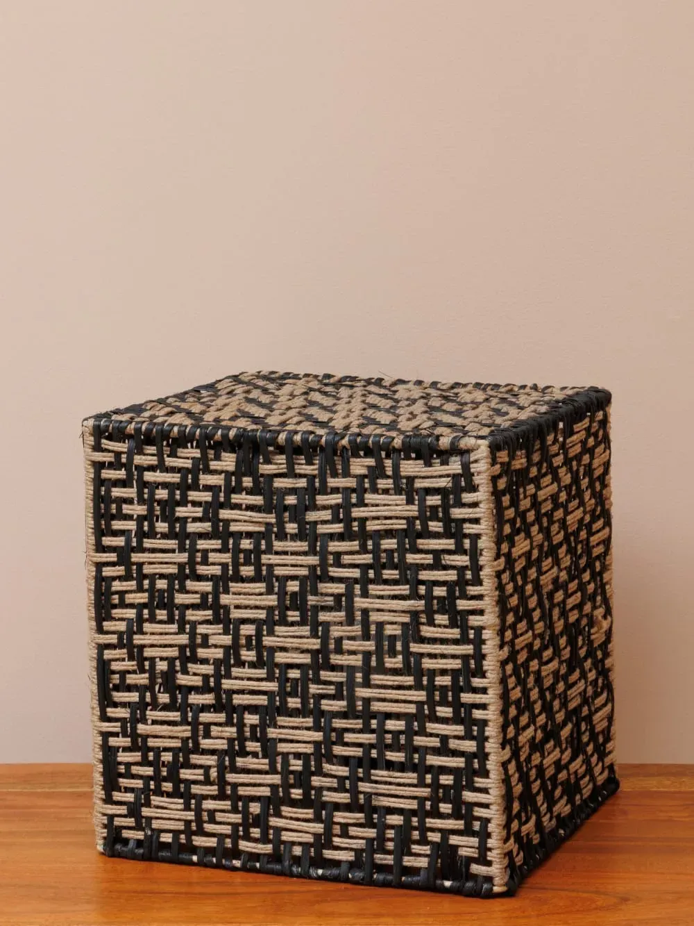 Illustration numéro 2 du produit Lampe à poser en jute clair et noir