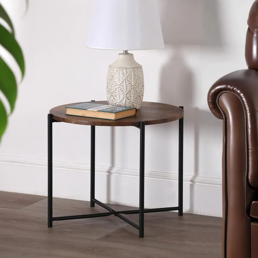 Illustration numéro 2 du produit Table d'appoint en aggloméré marron