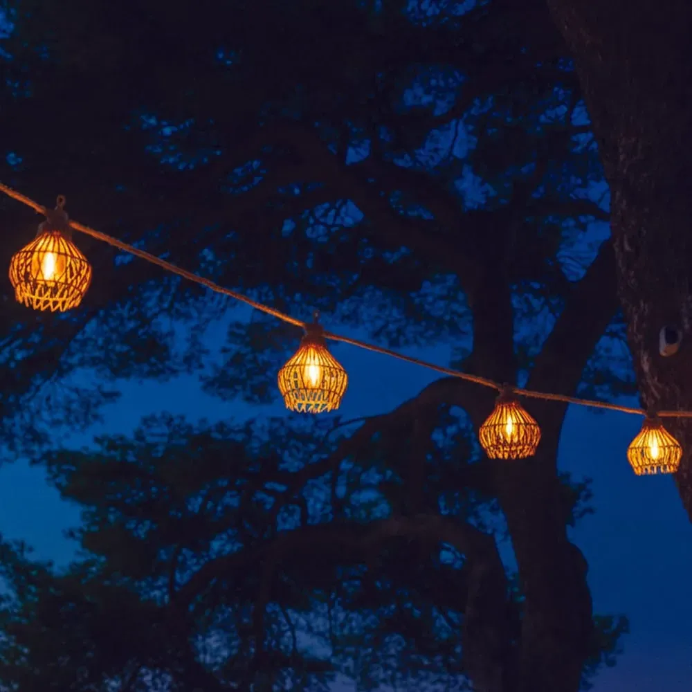 Illustration numéro 2 du produit Guirlande solaire Hybride Polyrotin Beige 8M