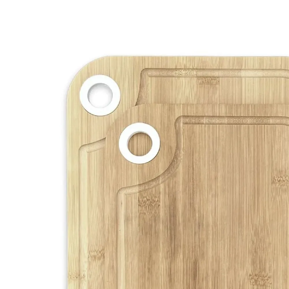 Illustration numéro 2 du produit Lot de 2 planches à découper en bois et silicone  28x20cm