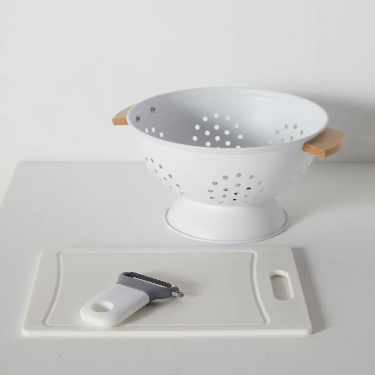 Illustration numéro 2 du produit Lot de 2 planches à découper en bois et silicone  29x20cm