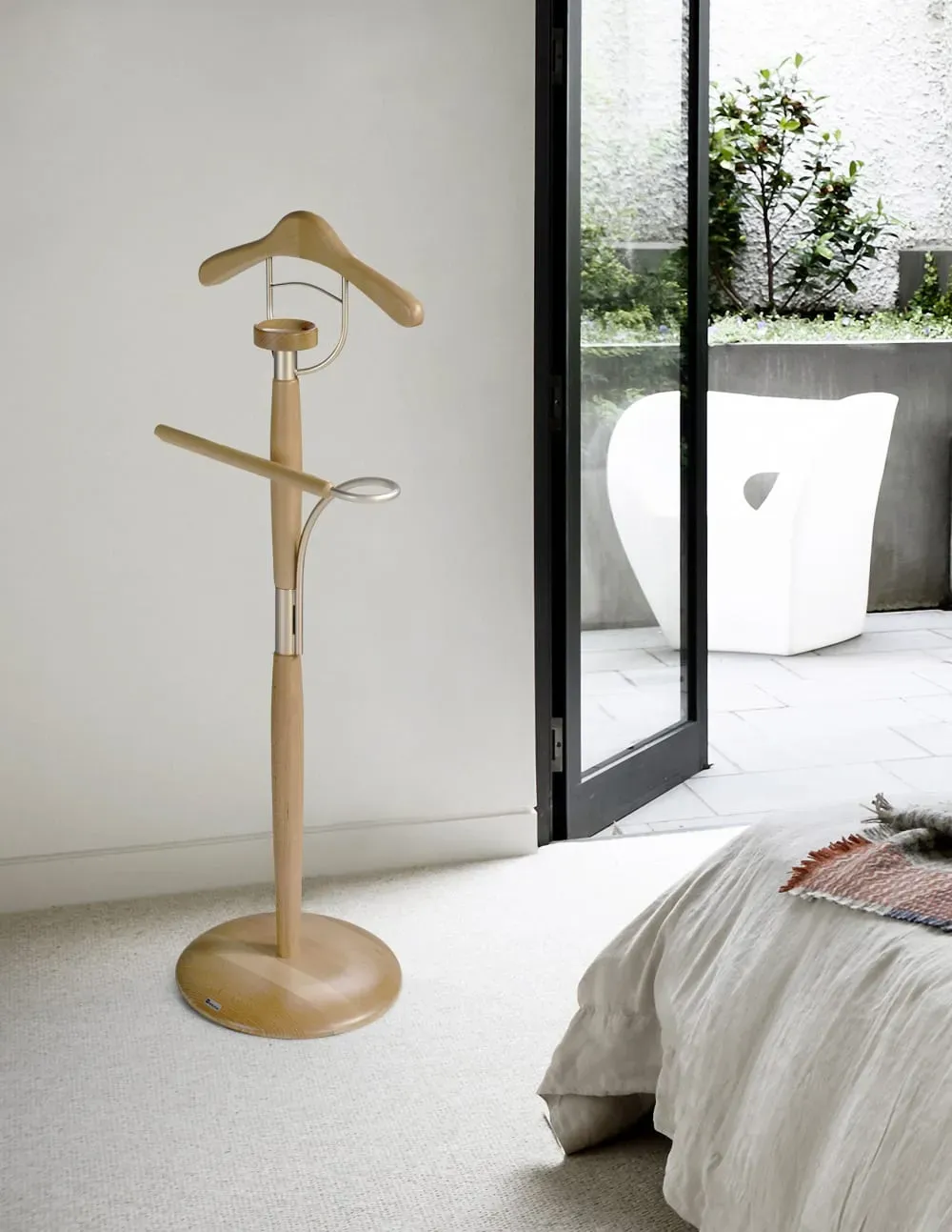 Illustration numéro 2 du produit Valet de nuit en bois de hêtre frêne 110x45x32 cm