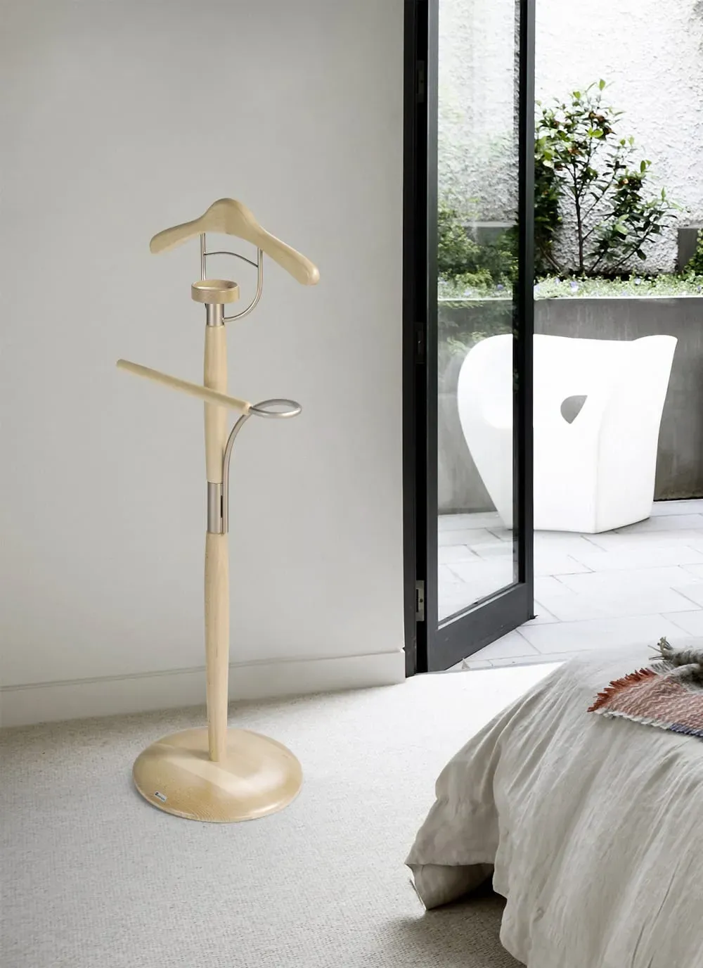 Illustration numéro 2 du produit Valet de nuit en bois de hêtre chêne 110x45x32 cm