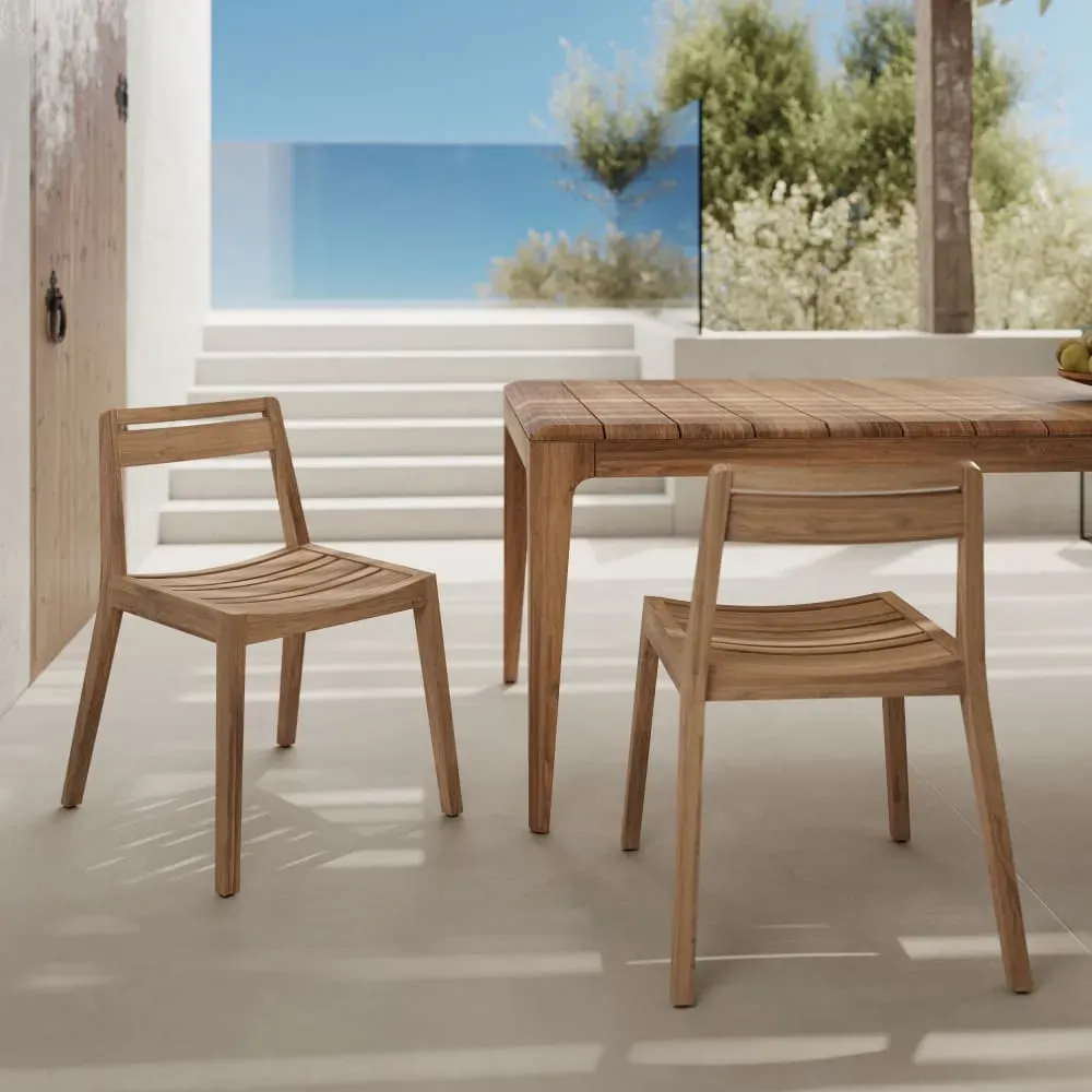 Illustration numéro 2 du produit Lot de 2 chaises de jardin en bois de teck recyclé