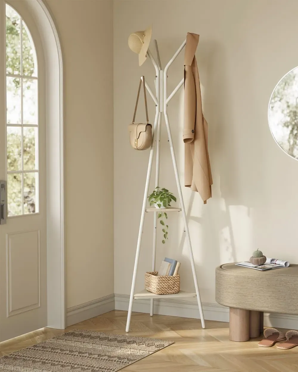 Illustration numéro 2 du produit Portemanteau sur pieds style industriel avec 2 étagères beige et blanc