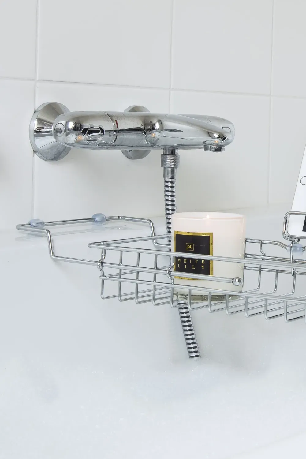 Illustration numéro 2 du produit Accessoire de salle de bain fer chrome 61x18x20cm