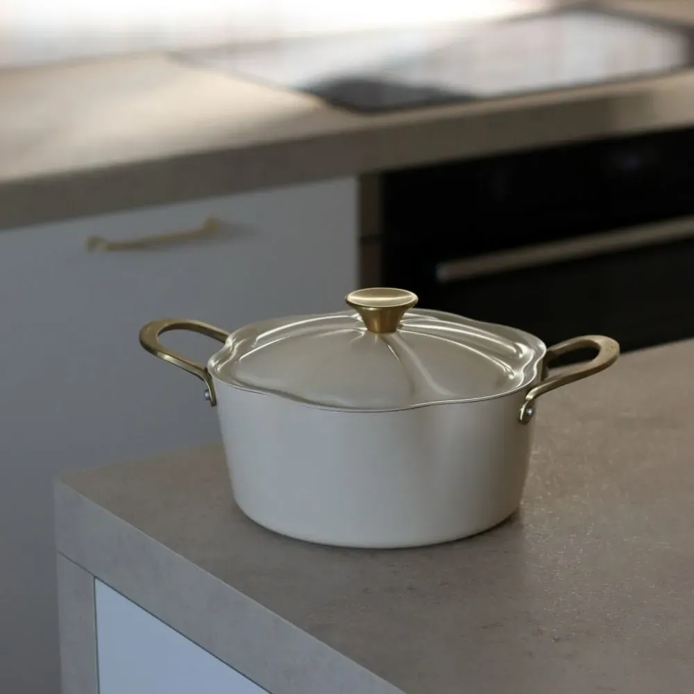 Illustration numéro 2 du produit Faitout en aluminium recyclé beige 24cm en forme de fleur