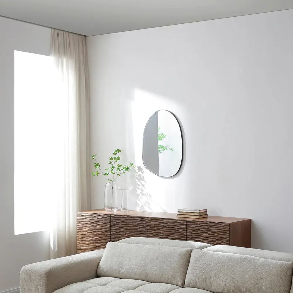 Illustration numéro 2 du produit Miroir décoratif organique en fer noir mat H70