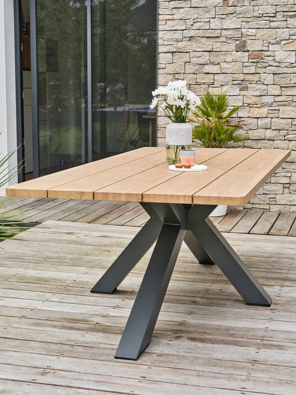 Illustration numéro 2 du produit Table de jardin 8 places - Gris anthracite