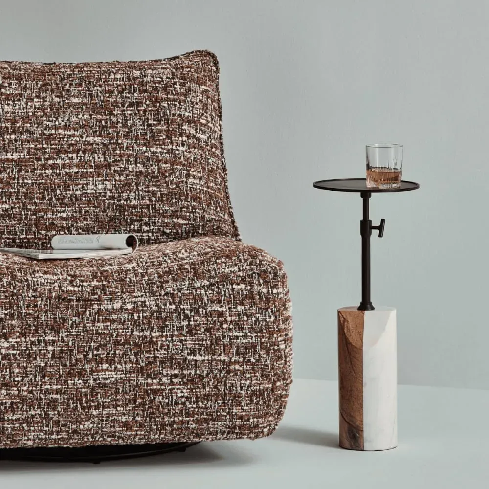 Illustration numéro 2 du produit Selette avec piètement en marbre