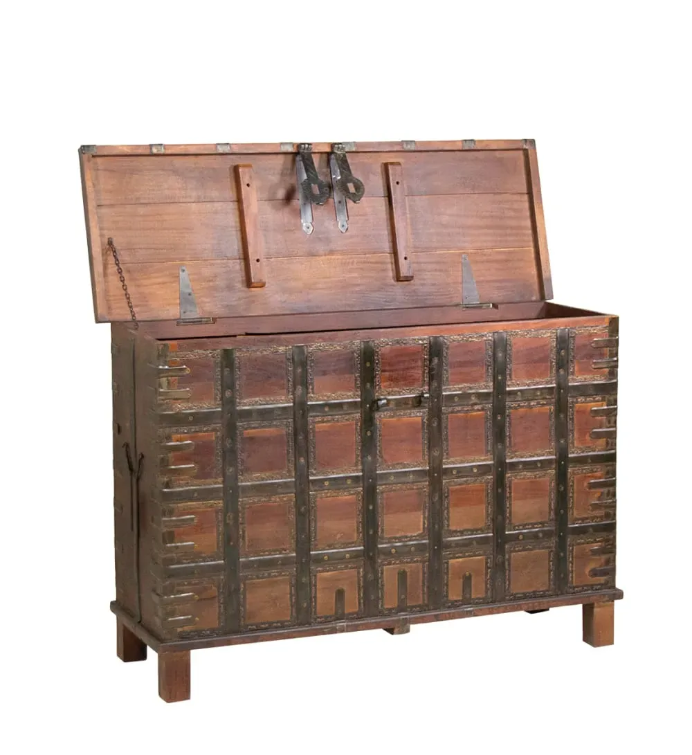 Illustration numéro 2 du produit Coffre en bois recyclé et métal bicolore L 127 cm