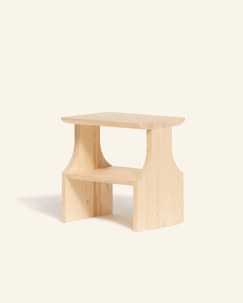 Illustration numéro 2 du produit Tabouret en bois massif couleur beige