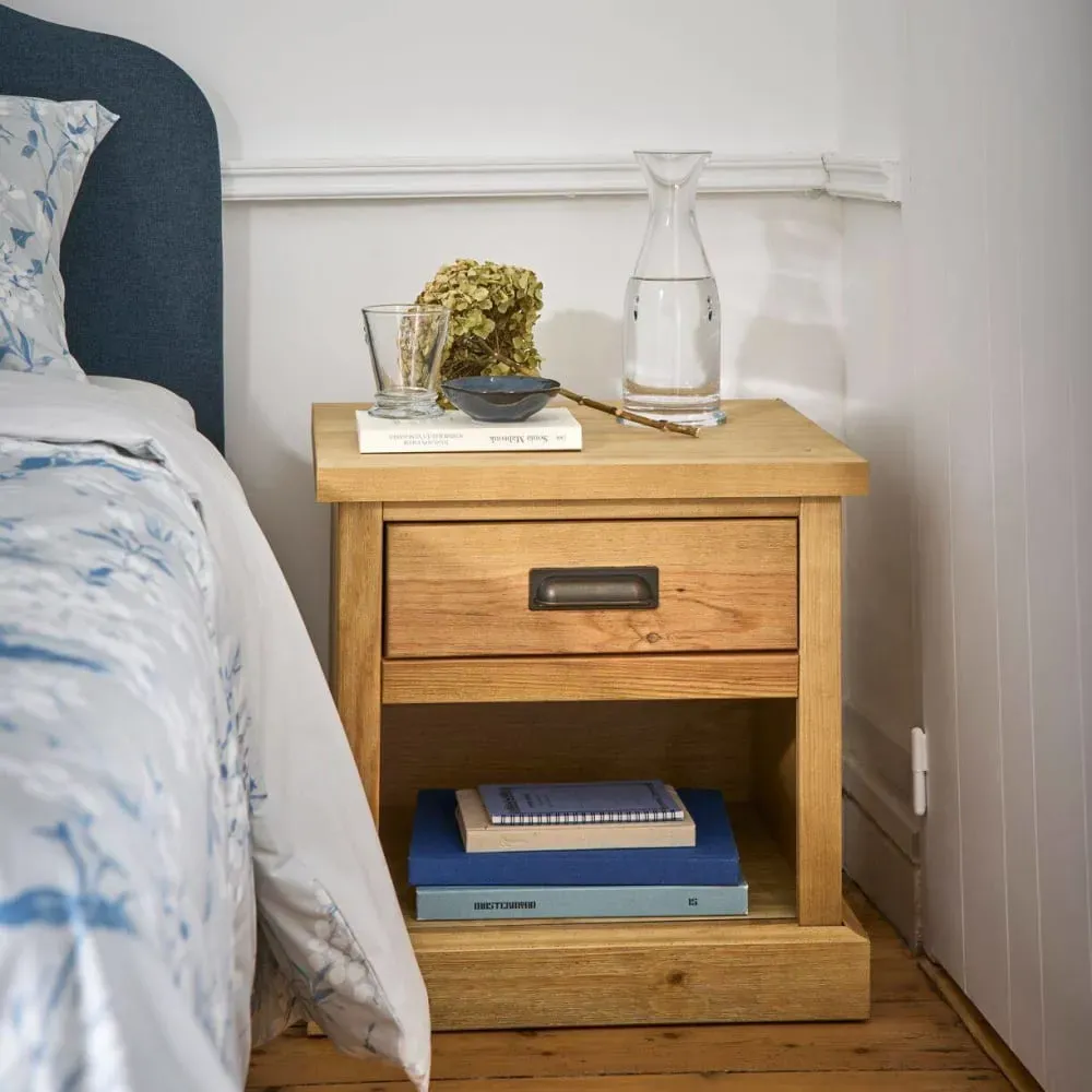 Illustration numéro 2 du produit Table de chevet un tiroir en placage bois véritable