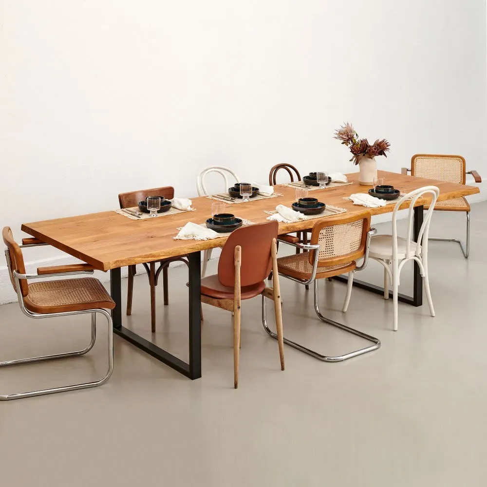 Illustration numéro 2 du produit Table à manger en chêne massif huilé pour 10 personnes 220x100cm