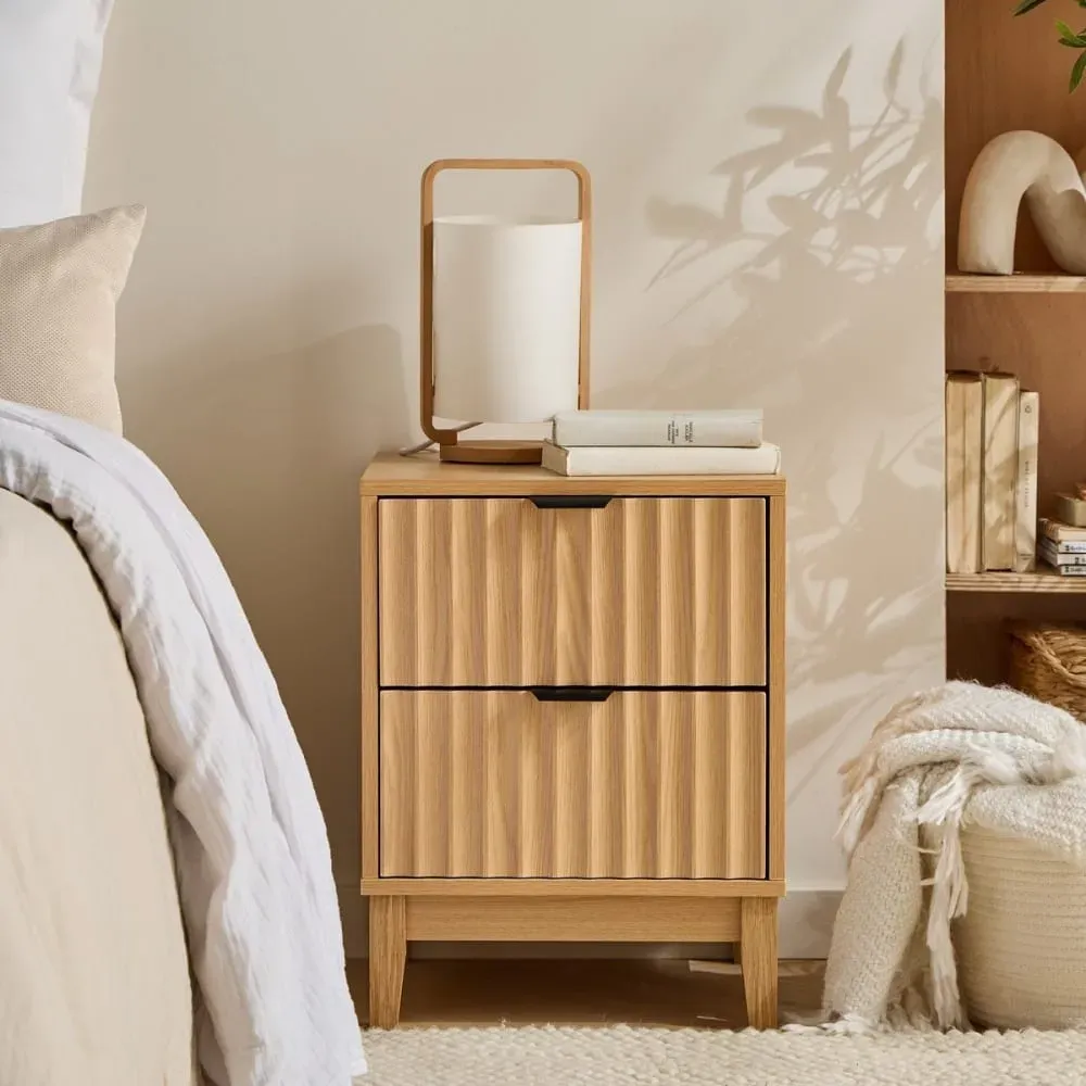 Illustration numéro 2 du produit Table de chevet 2 tiroirs H52 cm - effet bois clair