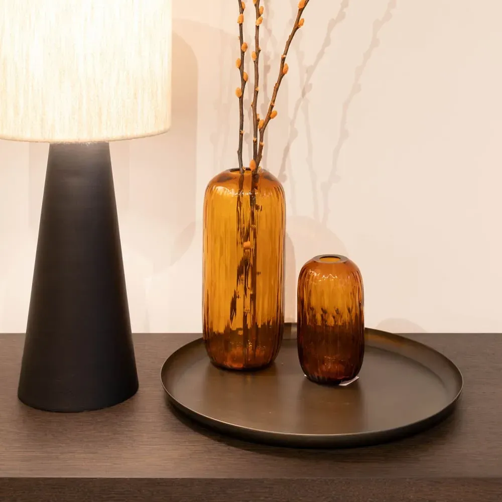 Illustration numéro 2 du produit Plateau rond décoratif en métal laiton vieilli Ø34 cm