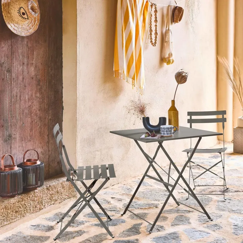 Illustration numéro 2 du produit Table et chaises de jardin pliables 70 x 70cm, kaki